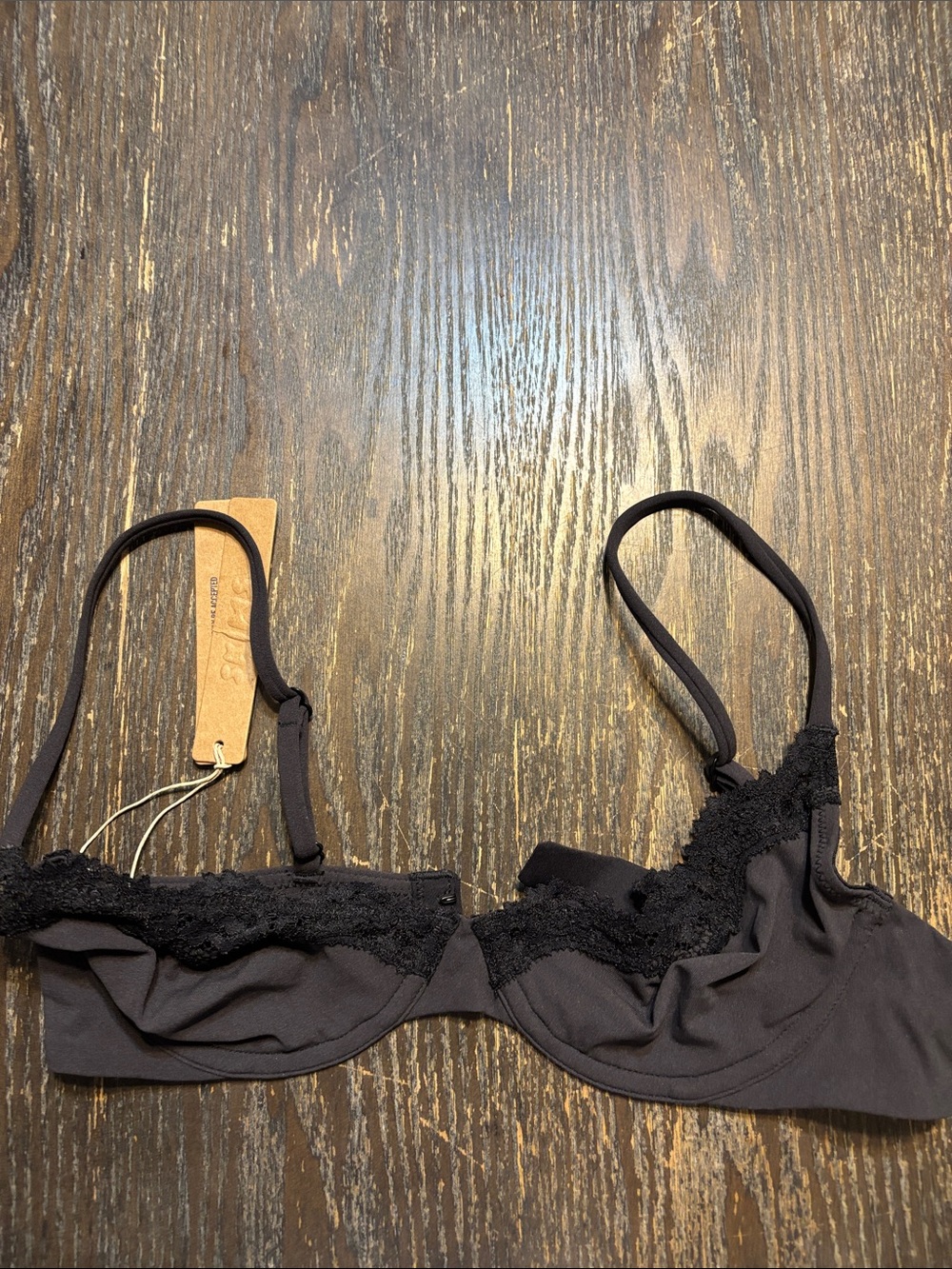 SKIMS Black Lace fits everybody unlined Demi onyx 32B NWT Bra
